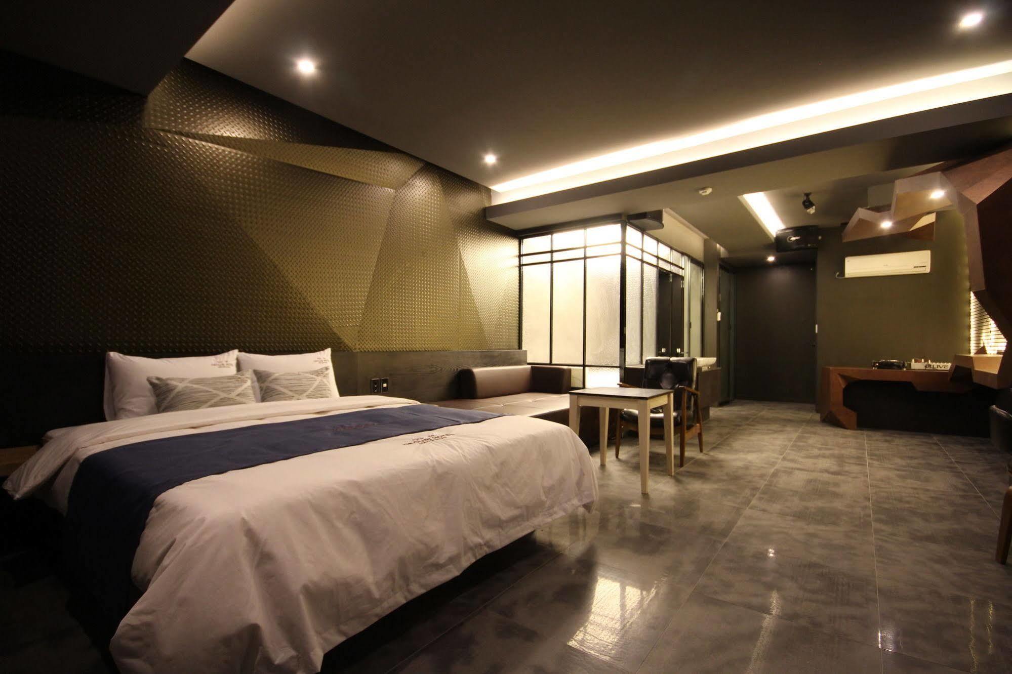 The Club Hotel Seomyeon Busan Extérieur photo