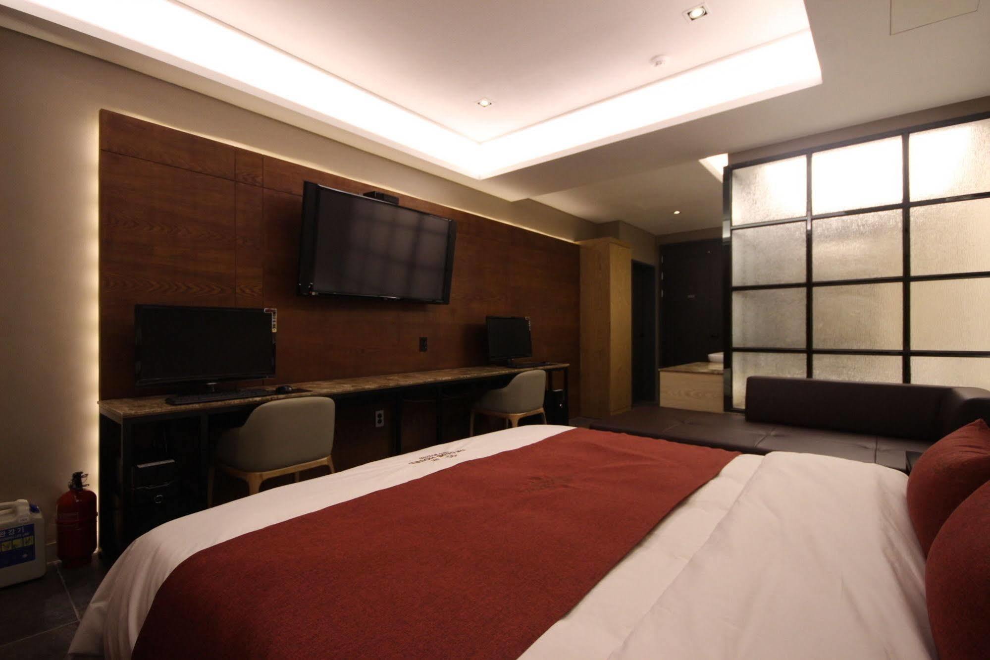 The Club Hotel Seomyeon Busan Extérieur photo