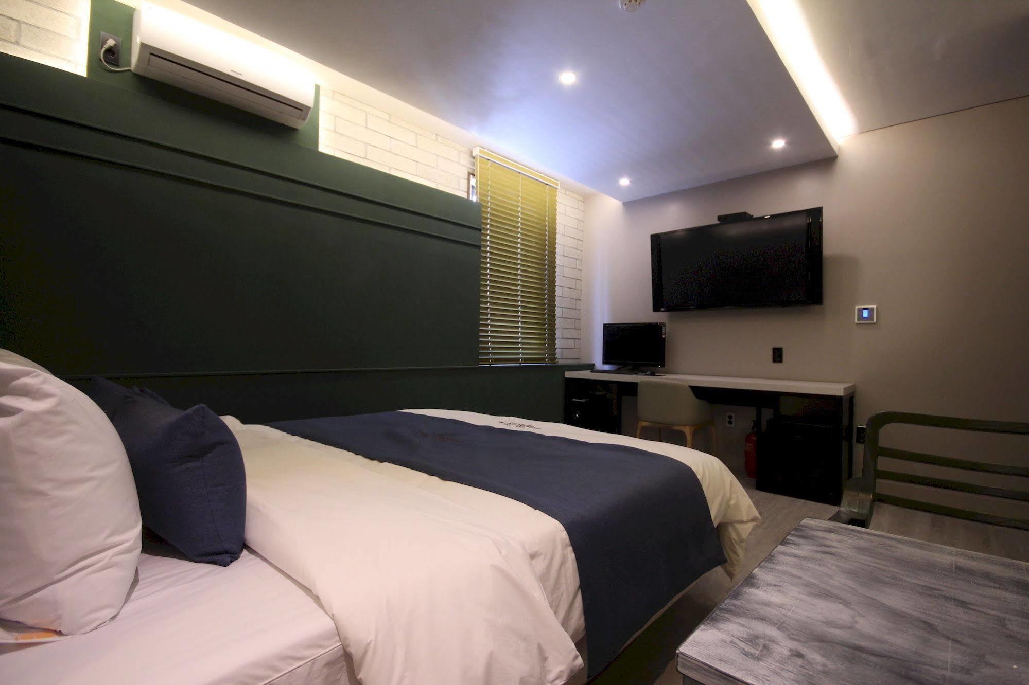 The Club Hotel Seomyeon Busan Extérieur photo