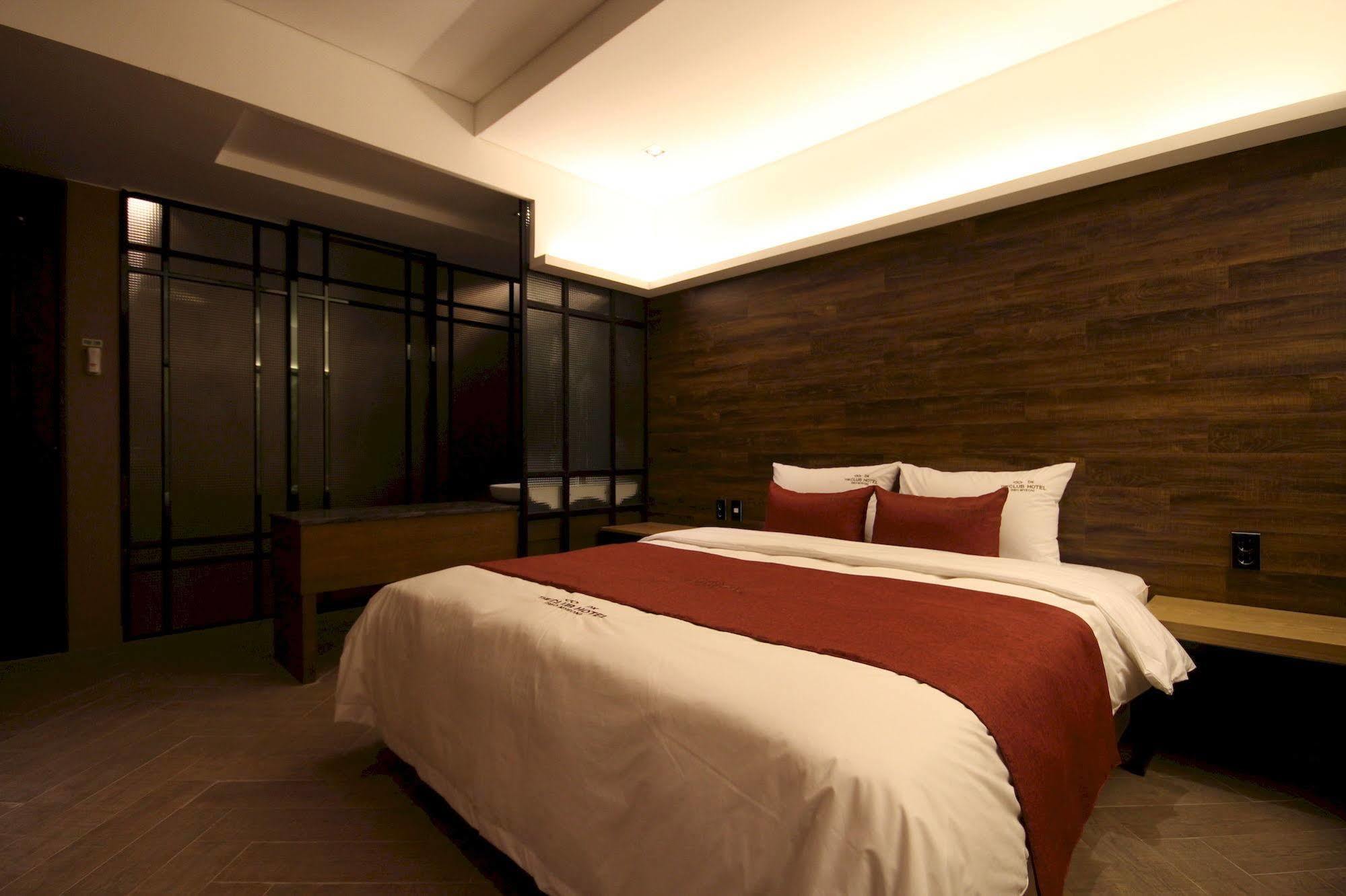 The Club Hotel Seomyeon Busan Extérieur photo
